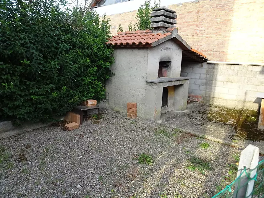 Immagine 18 di Villa in vendita  a Pontedera