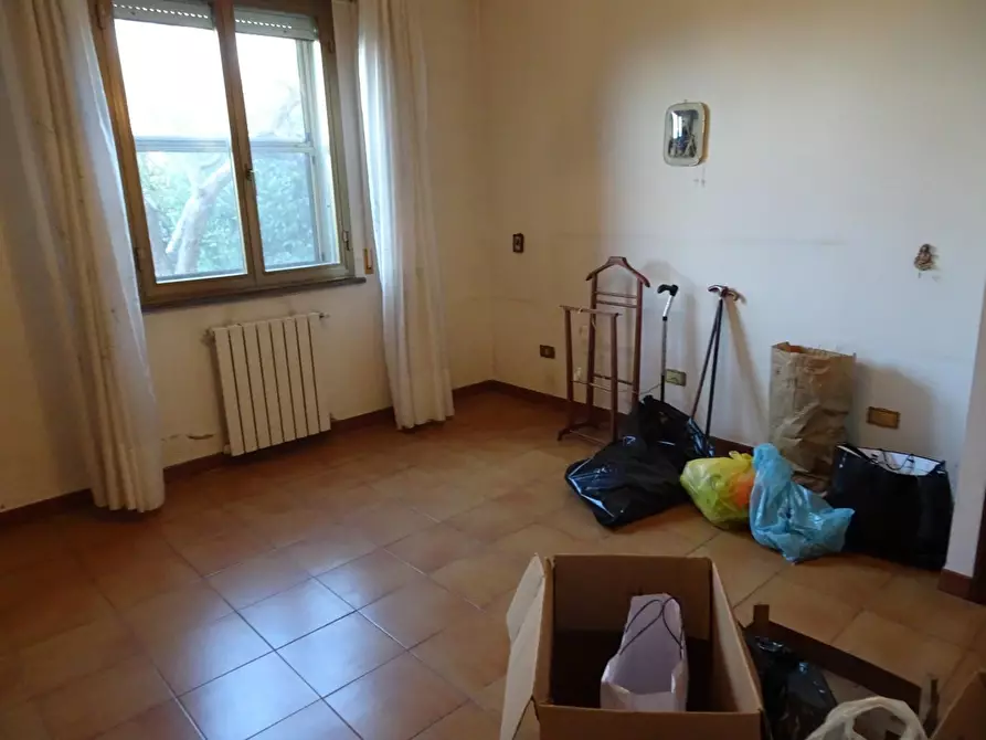 Immagine 8 di Villa in vendita  a Pontedera