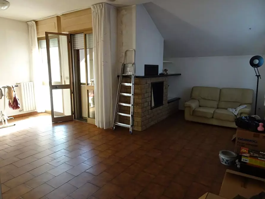 Immagine 9 di Villa in vendita  a Pontedera