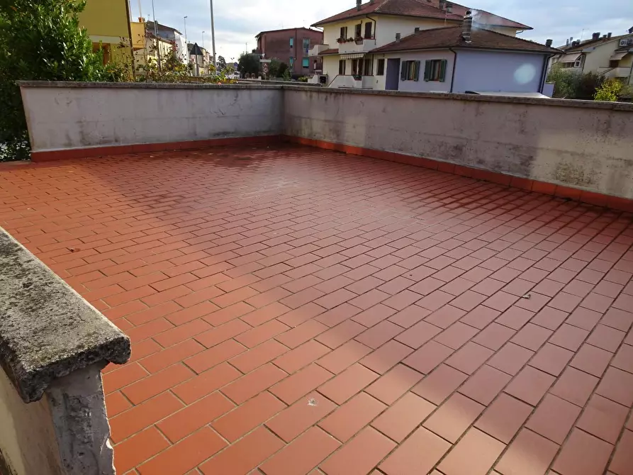 Immagine 17 di Villa in vendita  a Pontedera