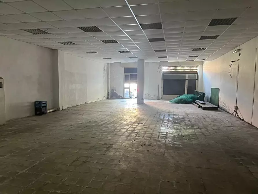 Immagine 3 di Capannone industriale in vendita  a Massa