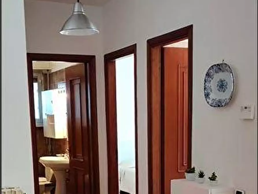 Immagine 2 di Appartamento in vendita  a Carrara