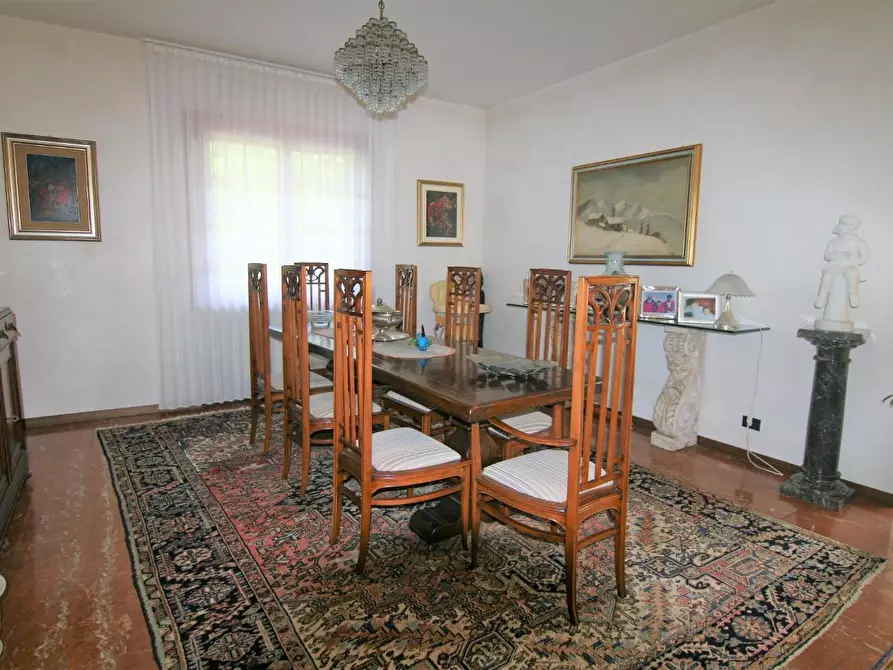Immagine 10 di Villa in vendita  a Castelnuovo Magra