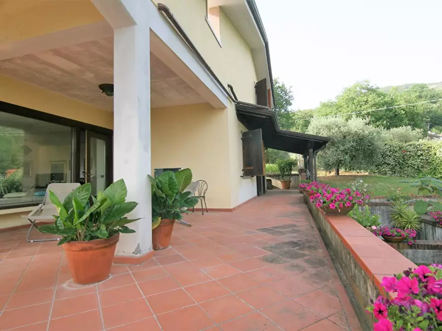 Immagine 42 di Villa in vendita  a Castelnuovo Magra