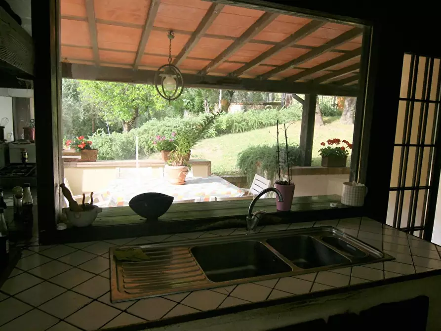 Immagine 18 di Villa in vendita  a Castelnuovo Magra