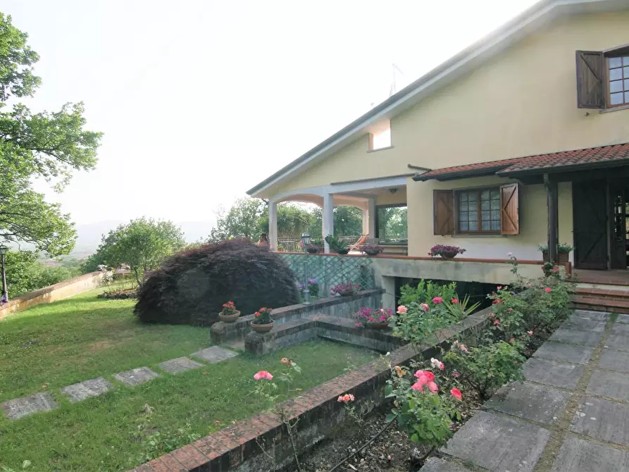 Immagine 41 di Villa in vendita  a Castelnuovo Magra