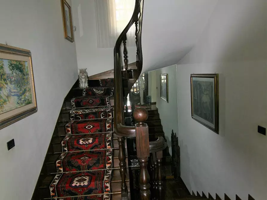 Immagine 12 di Villa in vendita  a Castelnuovo Magra