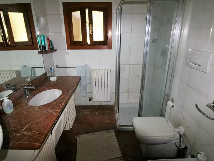 Immagine 23 di Villa in vendita  a Castelnuovo Magra