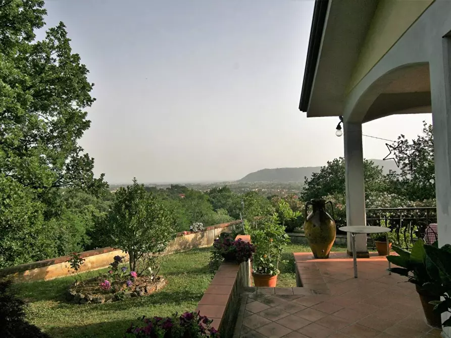 Immagine 38 di Villa in vendita  a Castelnuovo Magra