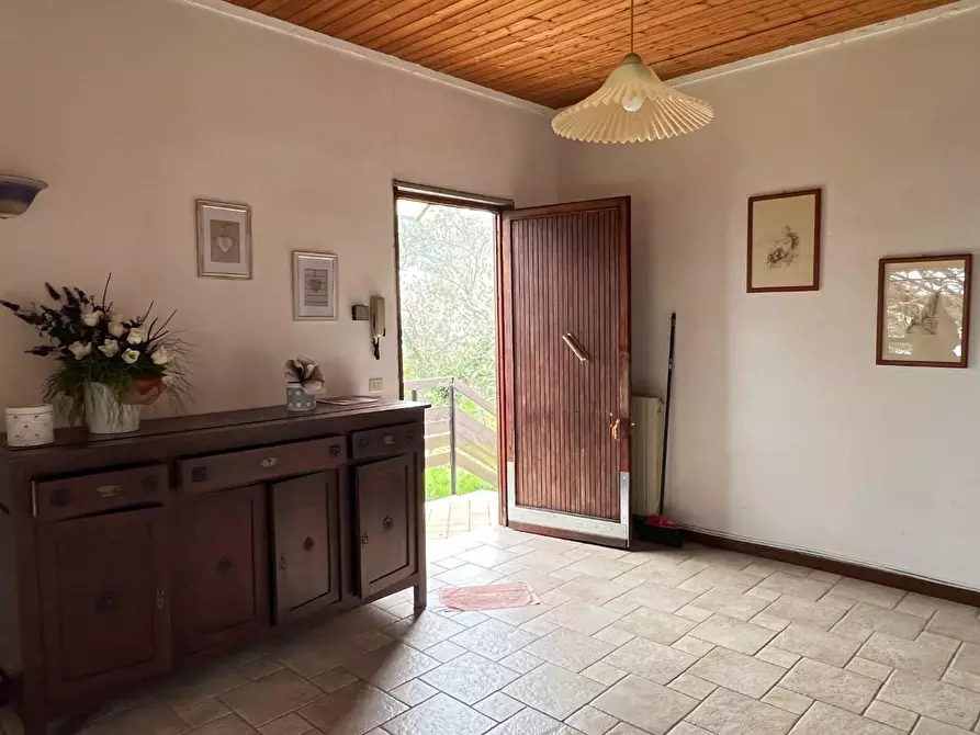 Immagine 19 di Villa in vendita  a Massa