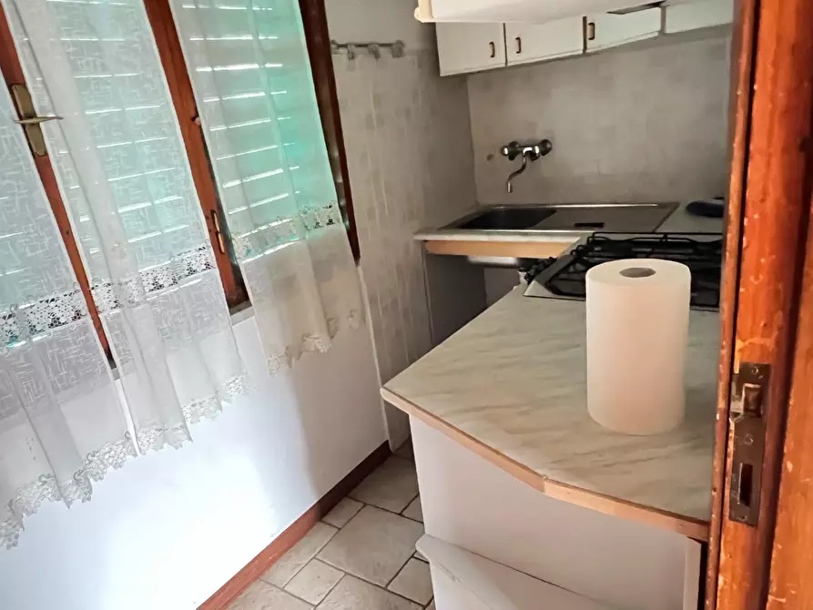 Immagine 23 di Villa in vendita  a Massa