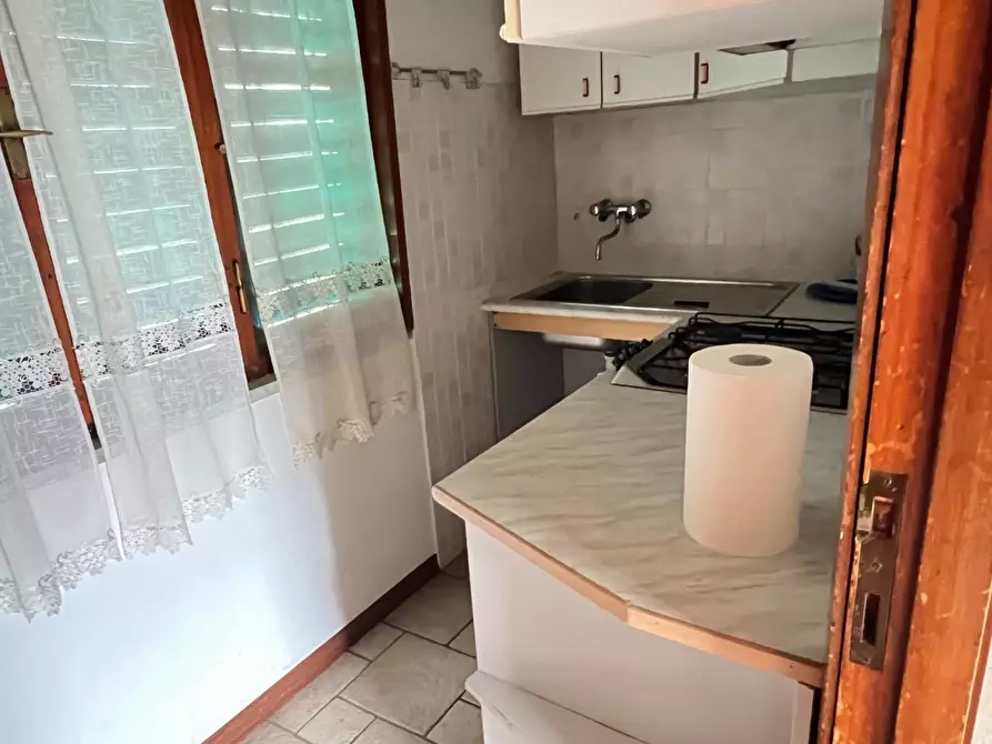 Immagine 22 di Villa in vendita  a Massa