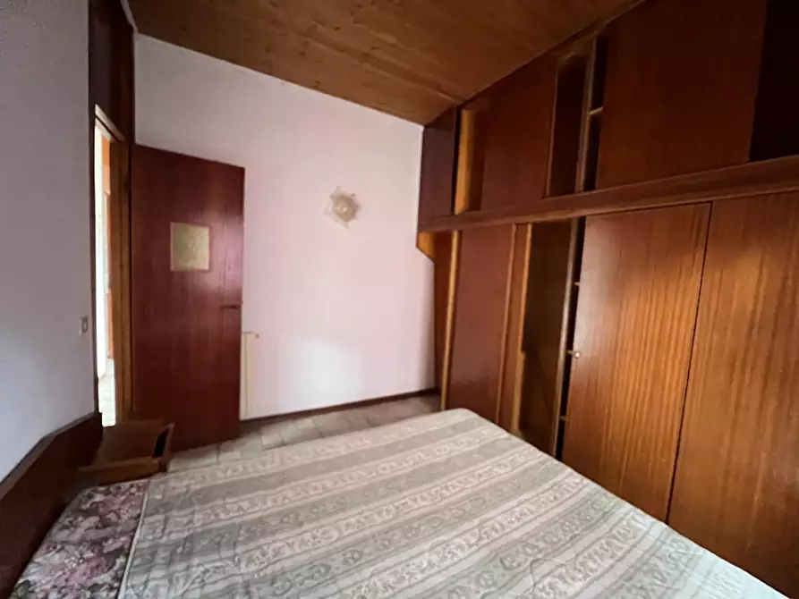 Immagine 28 di Villa in vendita  a Massa