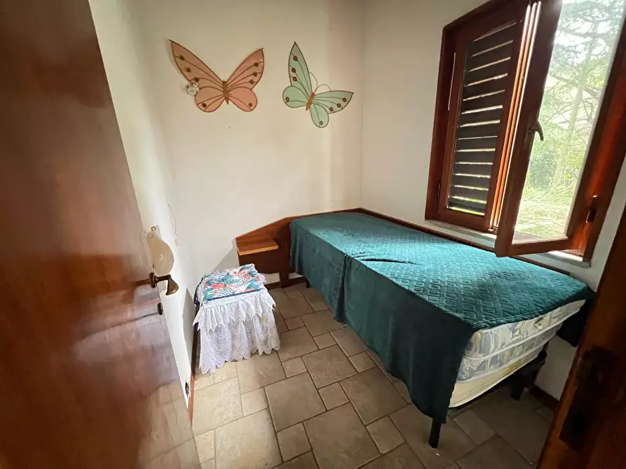 Immagine 30 di Villa in vendita  a Massa