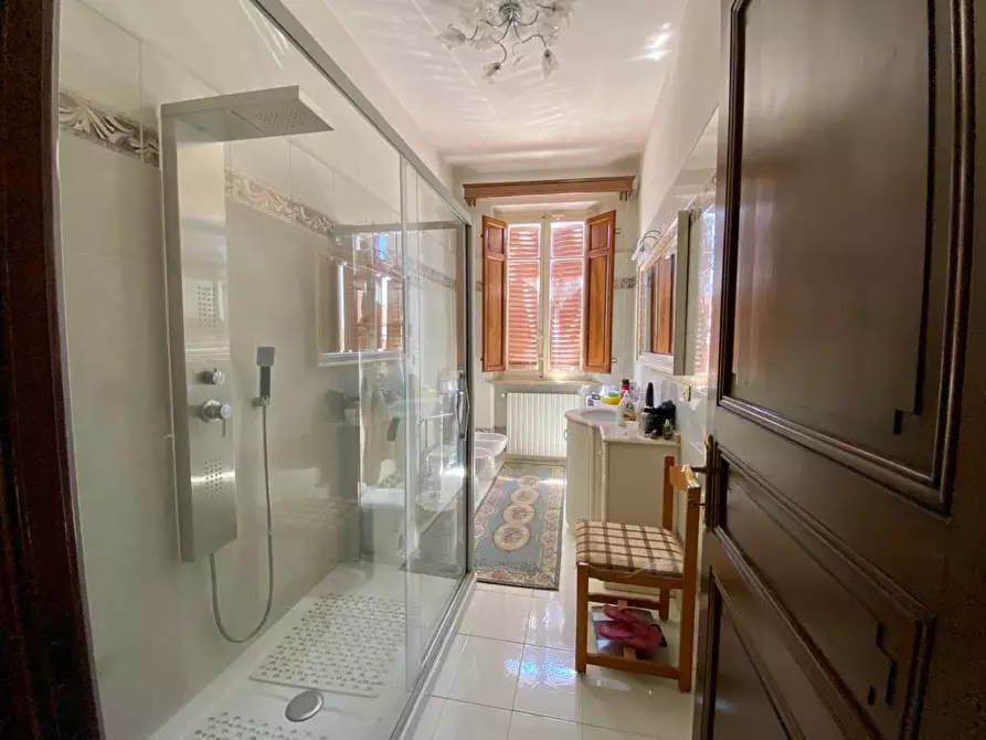 Immagine 32 di Villa in vendita  a Capannori