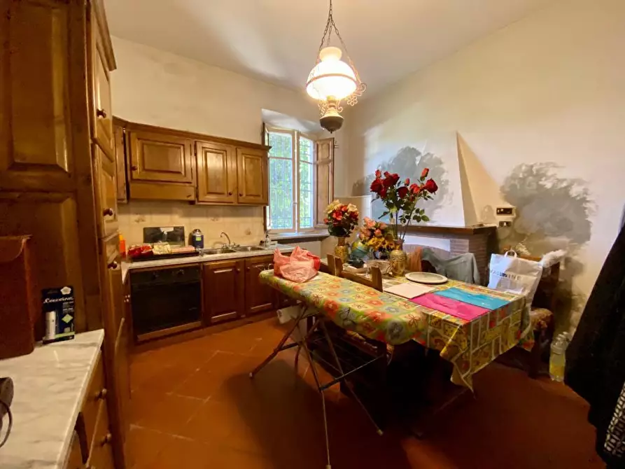 Immagine 17 di Villa in vendita  a Capannori