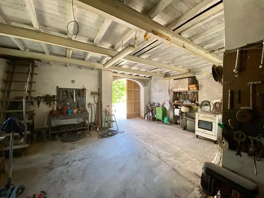 Immagine 37 di Villa in vendita  a Capannori