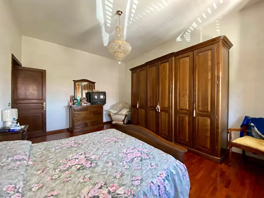 Immagine 24 di Villa in vendita  a Capannori