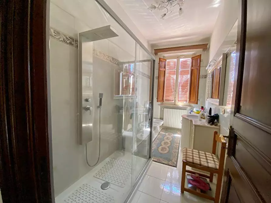 Immagine 31 di Villa in vendita  a Capannori