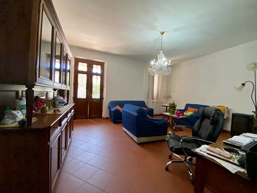 Immagine 14 di Villa in vendita  a Capannori