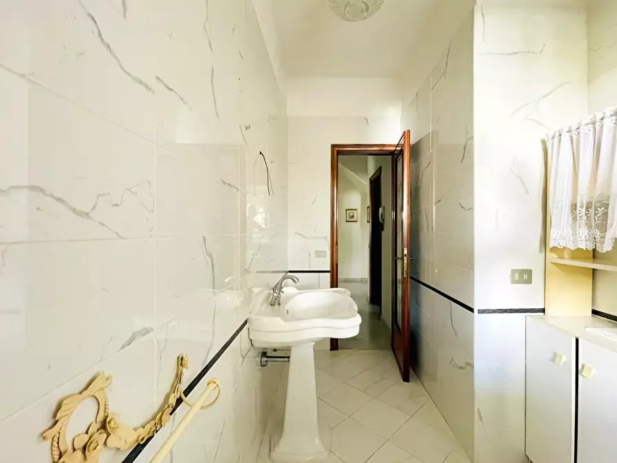 Immagine 8 di Casa semindipendente in vendita  a Viareggio