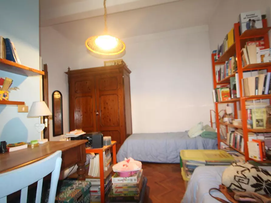 Immagine 21 di Appartamento in vendita  a Lucca