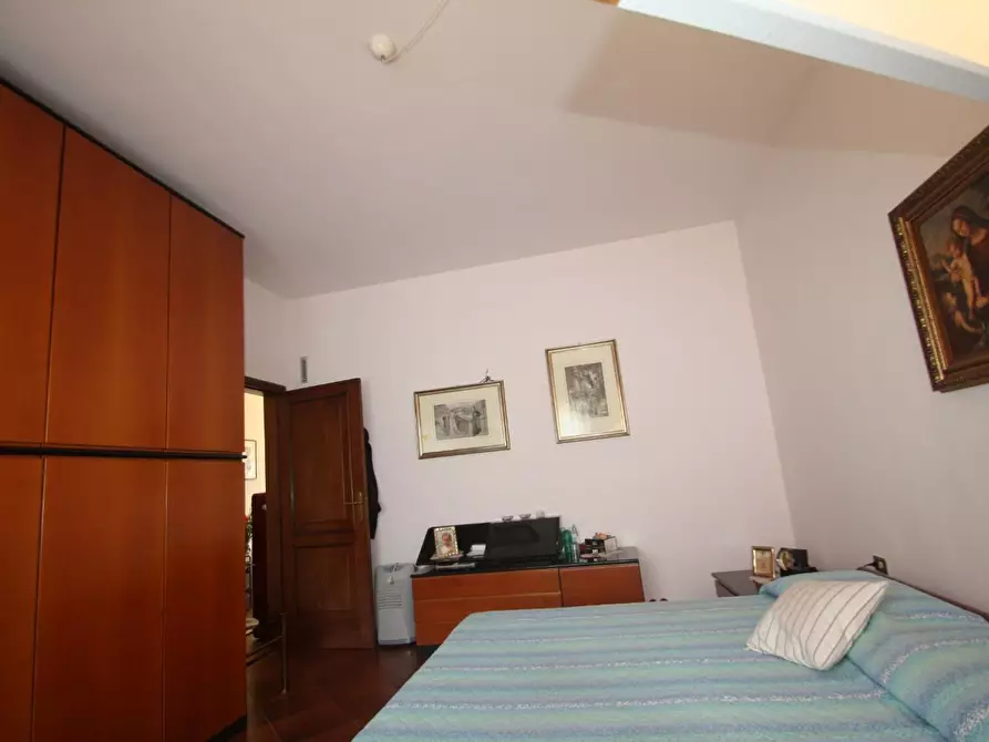 Immagine 16 di Appartamento in vendita  a Lucca