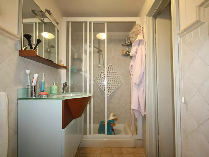 Immagine 18 di Appartamento in vendita  a Lucca