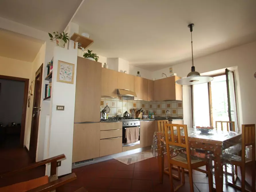 Immagine 7 di Appartamento in vendita  a Lucca