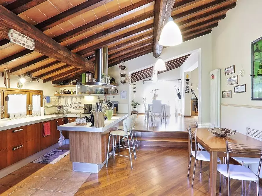 Immagine 28 di Casa colonica in vendita  a Castelfiorentino