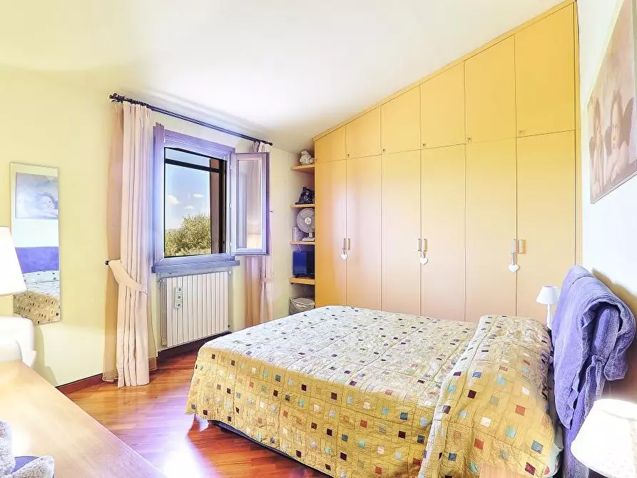 Immagine 21 di Casa colonica in vendita  a Castelfiorentino