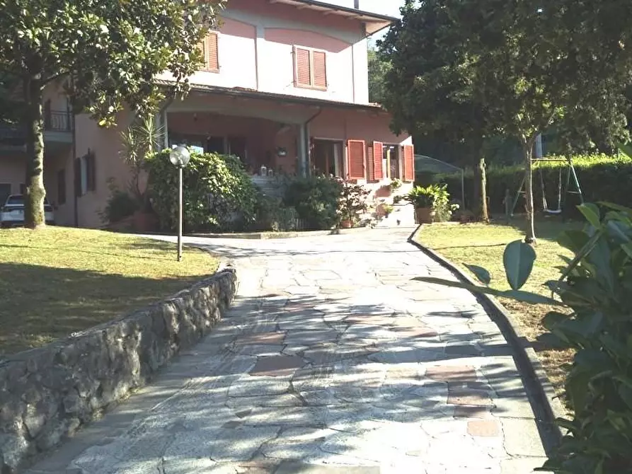 Immagine 3 di Casa indipendente in vendita  a Carrara