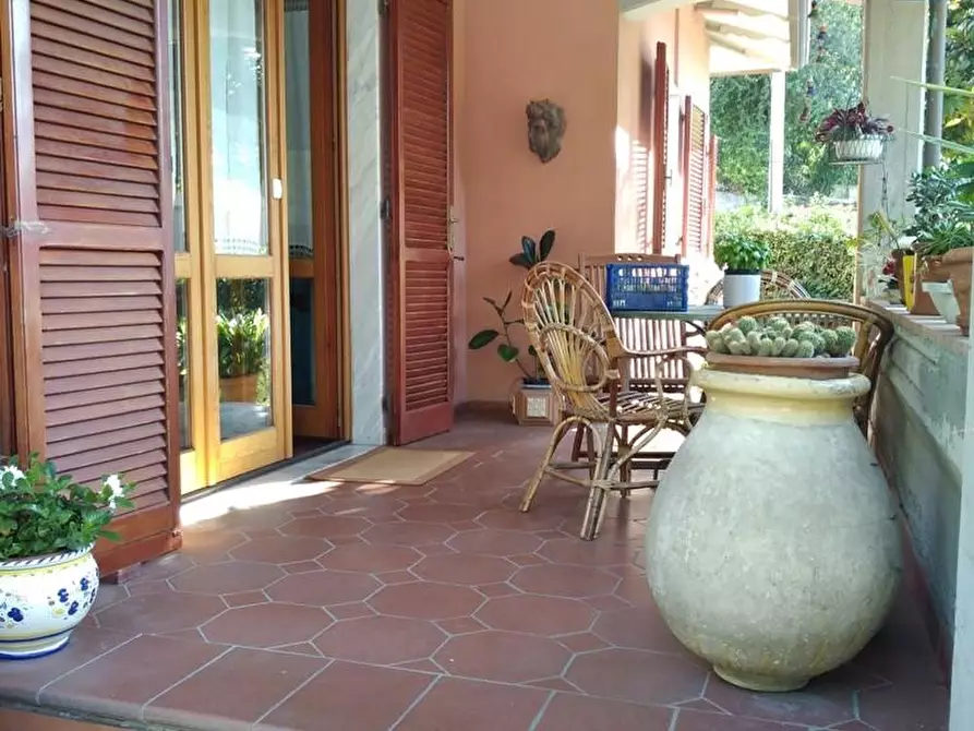 Immagine 7 di Casa indipendente in vendita  a Carrara