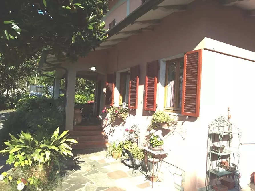 Immagine 5 di Casa indipendente in vendita  a Carrara