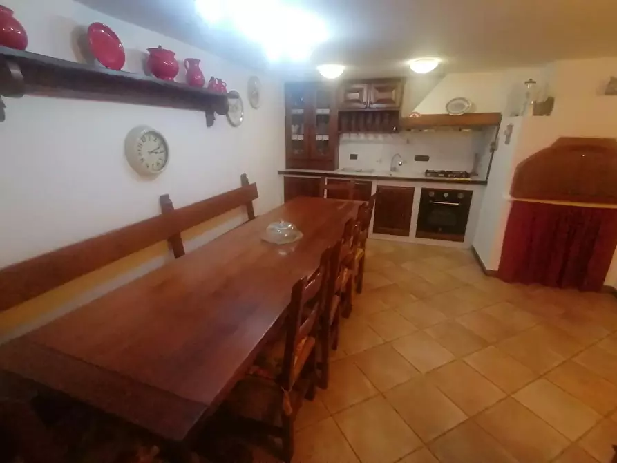 Immagine 11 di Villa in vendita  a Lucca