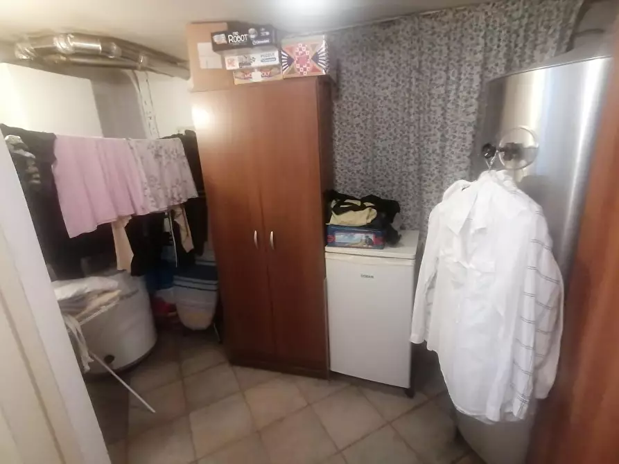 Immagine 12 di Villa in vendita  a Lucca