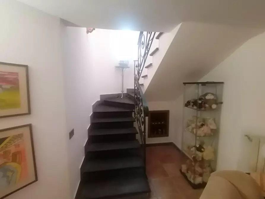 Immagine 8 di Villa in vendita  a Lucca