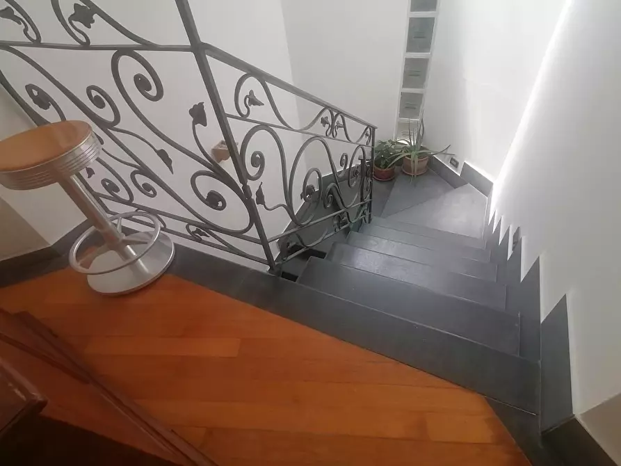 Immagine 23 di Villa in vendita  a Lucca