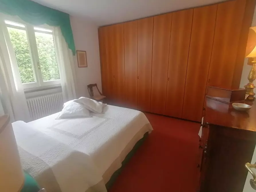 Immagine 30 di Villa in vendita  a Lucca