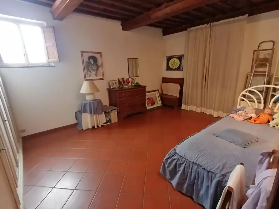 Immagine 9 di Appartamento in vendita  a Lucca