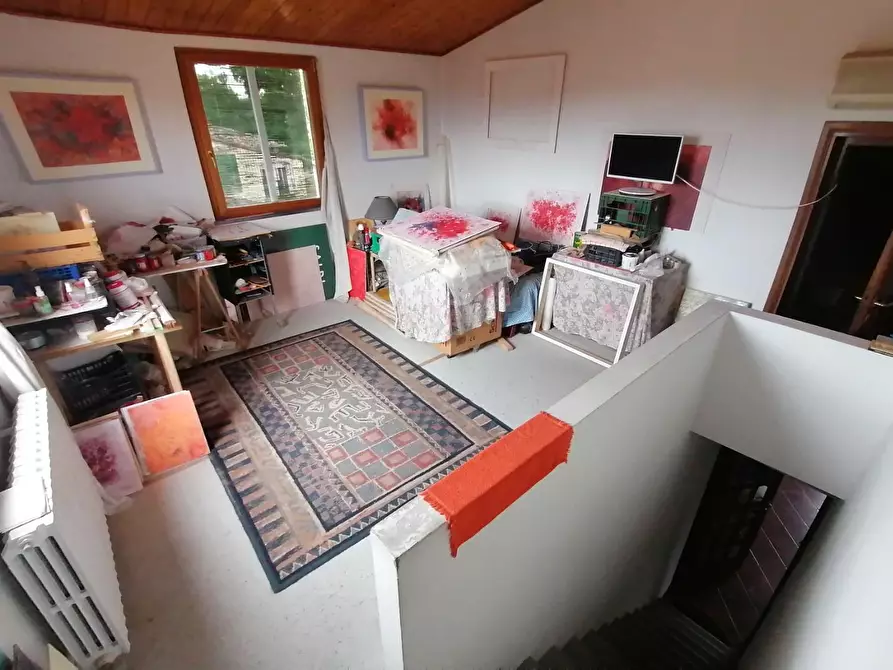 Immagine 2 di Appartamento in vendita  a Lucca