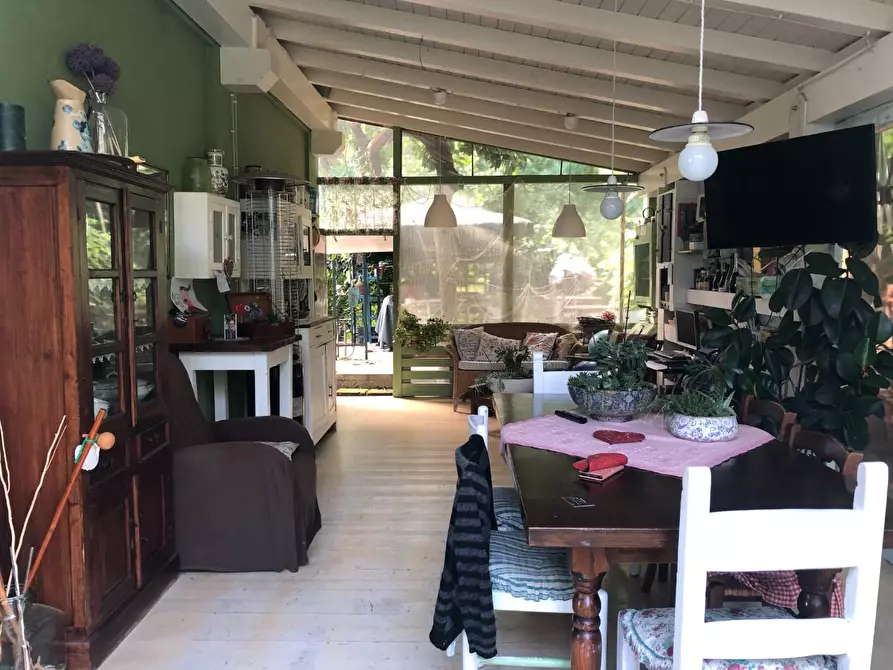 Immagine 4 di Villa in vendita  a Massa