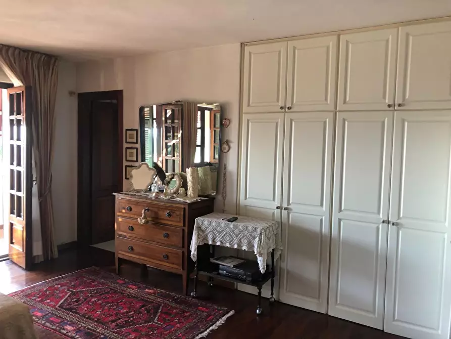 Immagine 23 di Villa in vendita  a Massa