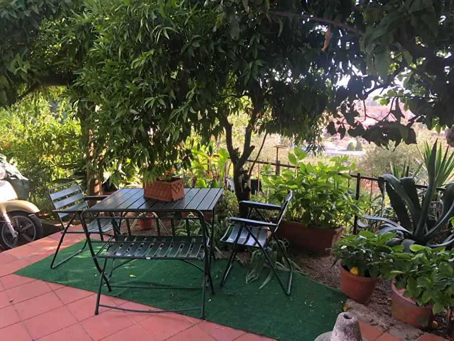 Immagine 36 di Villa in vendita  a Massa