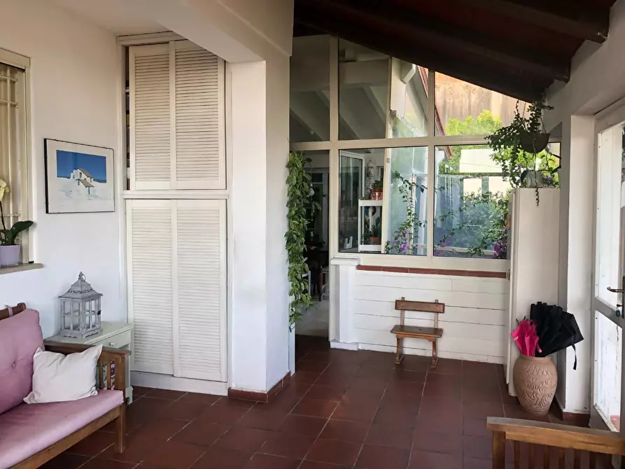 Immagine 7 di Villa in vendita  a Massa