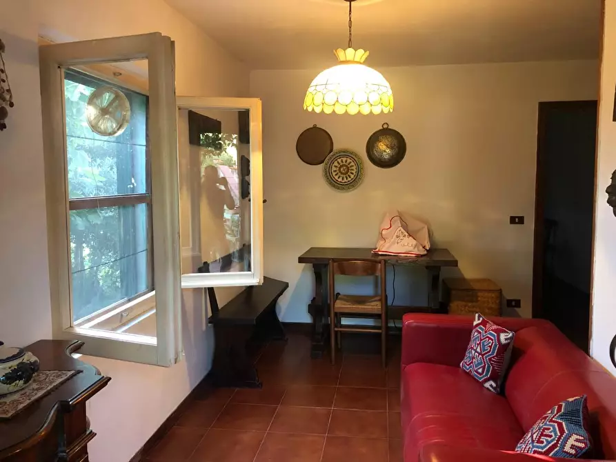 Immagine 28 di Villa in vendita  a Massa