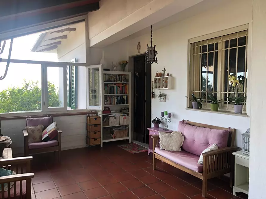 Immagine 6 di Villa in vendita  a Massa