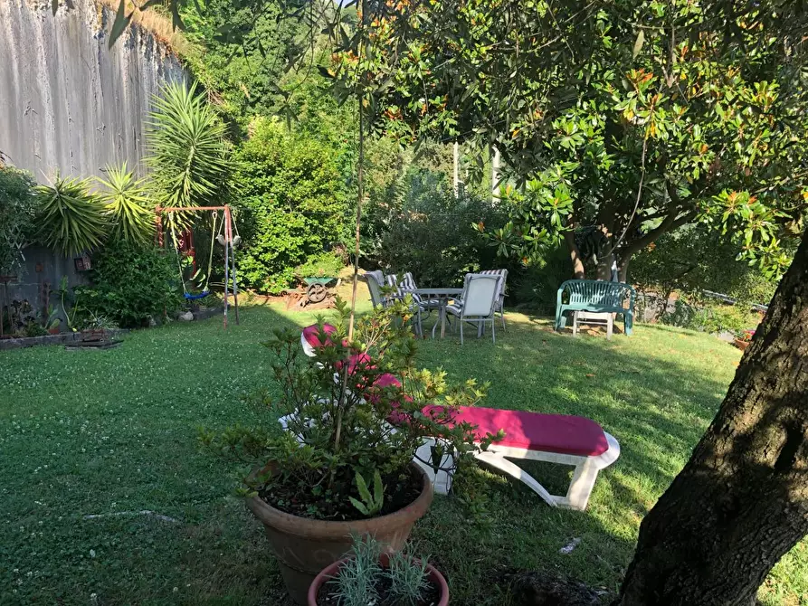 Immagine 38 di Villa in vendita  a Massa