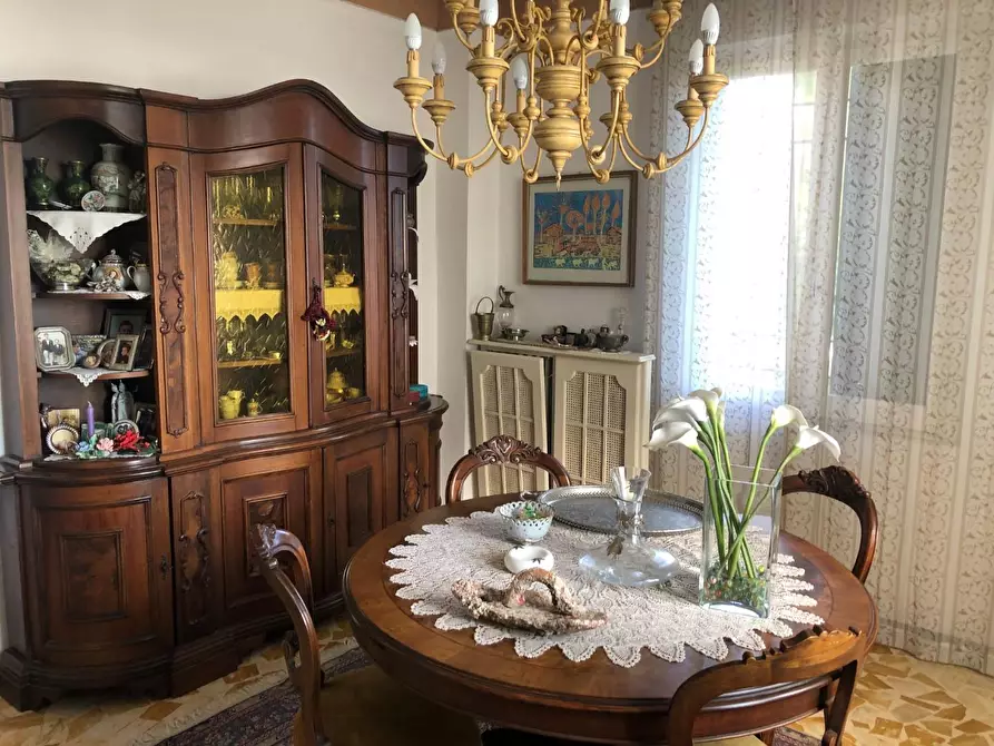 Immagine 12 di Villa in vendita  a Massa