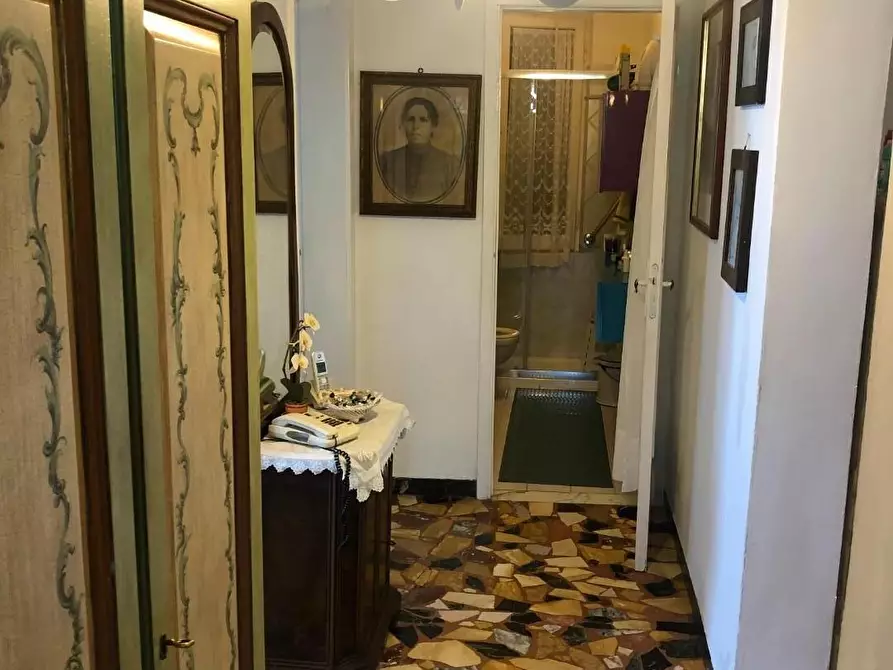 Immagine 13 di Villa in vendita  a Massa